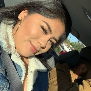 Meet your Posher, Yvette